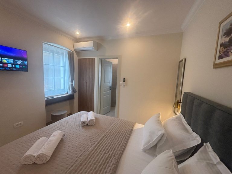Room 2-2